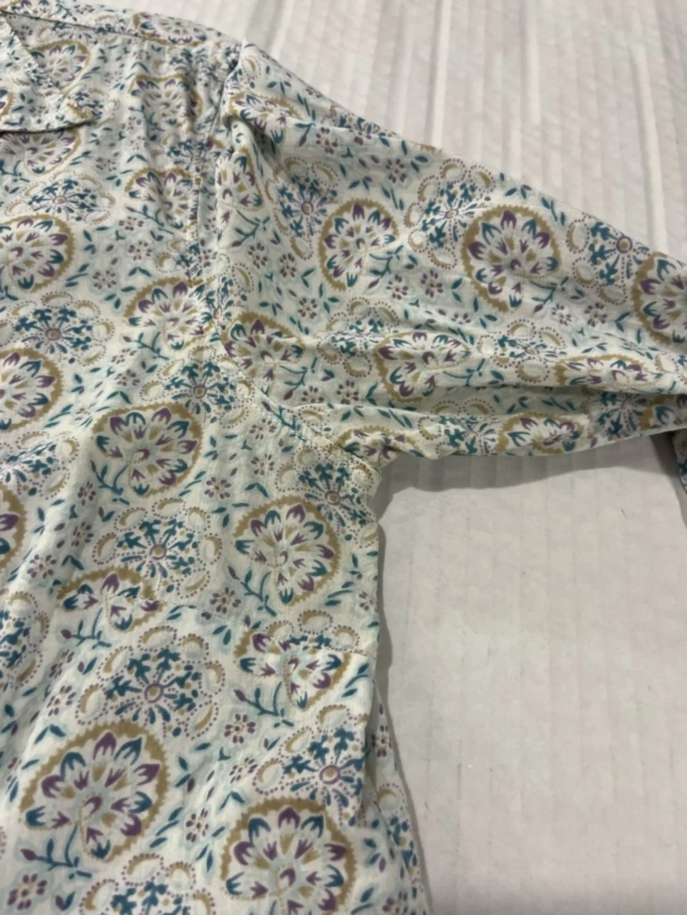 GAP VINTAGE BUTTON TOP - Picture 5 of 16